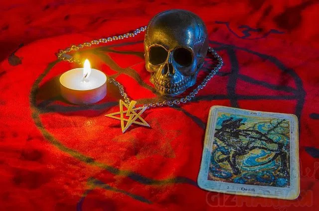 Czy świat oplata sieć niewidzialnych organizacji?