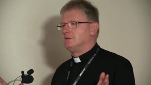 Ksiądz maltretuje dziewczynę pod przykrywką egzorcyzmów