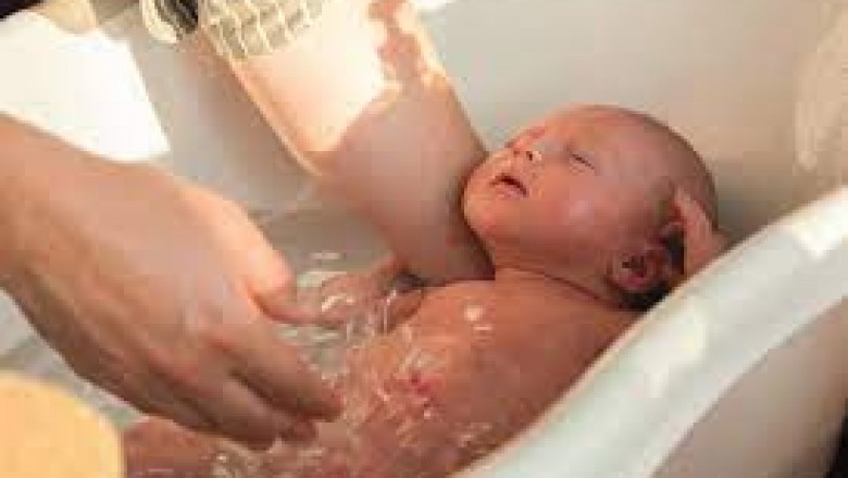 Jak pielęgnować skórę noworodka?