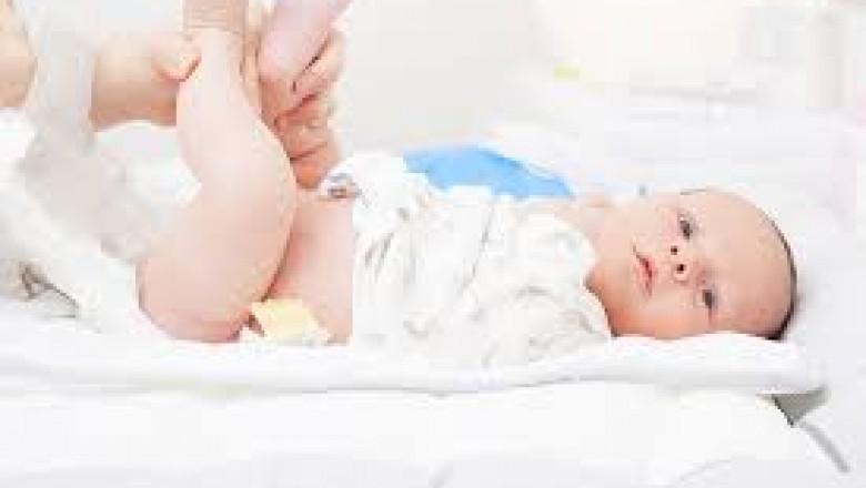 Jak dbać o  pupe niemowlaka? Co zrobić gdy dziecko ma odparzoną pupę?