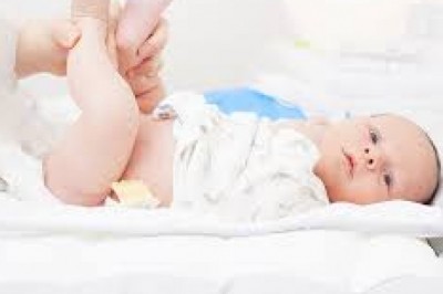 Jak dbać o  pupe niemowlaka? Co zrobić gdy dziecko ma odparzoną pupę?