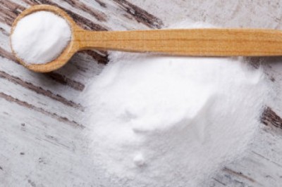 Jak używać sody do czyszczenia? Co można czyścić sodą oczyszczoną? Jak przygotować roztwór z sody oczyszczonej?