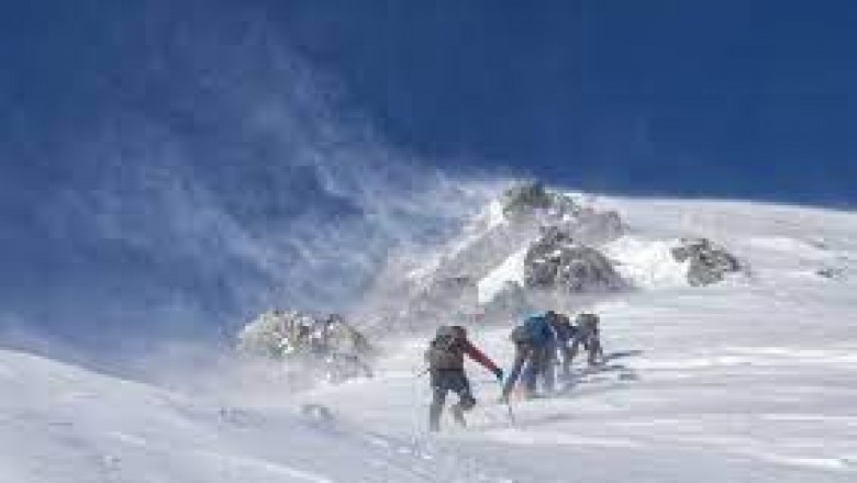 Sennik: alpinista, sen o alpiniście, schodzić z góry, wspinać się na górę,  być wśród alpinistów