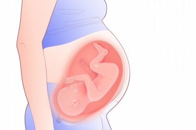 Na którym boku nie można spać w ciąży? Jak spać w ciąży? Mam dziwne sny w ciąży?