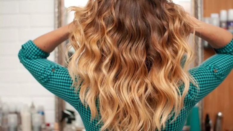 Czy chlor w basenie niszczy włosy? Jak basen wpływa na włosy? Czy woda z basenu szkodzi włosom?