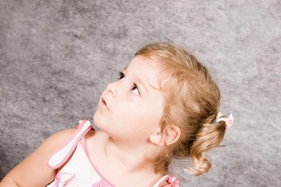 Jak nosić dziecko w 2 miesiącu życia, czyli jak poprawnie nosić niemowlaka?