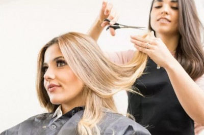 Czego można wymagać od fryzjera? Jak uzyskać odszkodowanie od fryzjera? Czy można żądać zwrotu pieniędzy od fryzjera?