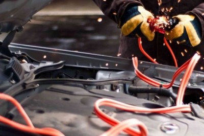 Jak przeprowadzić ładowanie odsiarczające akumulatora? Jak zregenerować akumulator kwasowy?