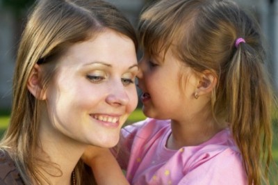 Co zrobić gdy dziecko interesuje się seksem? Jak powiedzieć dziecku o rozmnażaniu? Jak rozmawiać z dzieckiem o seksie?