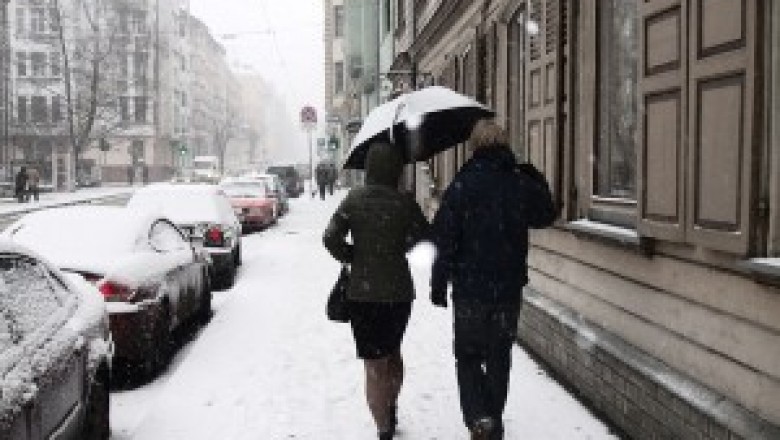 Kto powinien odśnieżać chodniki zimą?