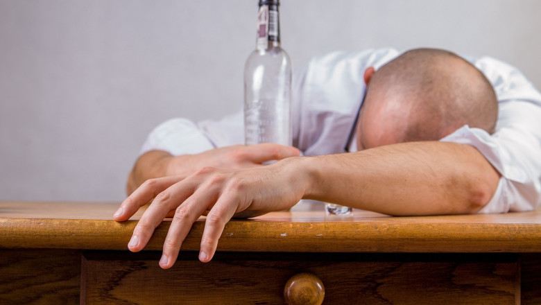 Mój partner codziennie pije alkohol.