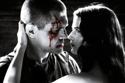 Sin City - Miasto Grzechu (2005) - Cały Film Online •Gdzie obejrzeć za darmo • Recenzja