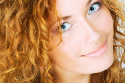 Sposoby na piękne i zdrowe włosy - płukanki na bazie ziół