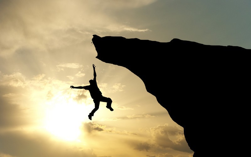 Sennik: Spadanie, wpadanie w otchłań