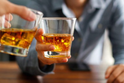 Test na alkoholizm. Czy jestem uzależniona/y od alkoholu. 13 kroków do alkoholizmu.
