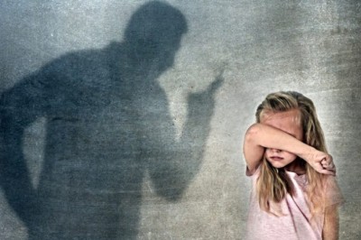 Dyrektorka oznajmiła mi, że córka wzięła udział w bójce. Jestem przerażona!