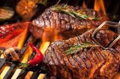 Jak bezpiecznie i szybko rozpalić domowy grill?