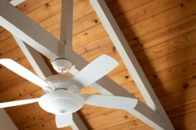 Czy wiatrak sufitowy obniża temperaturę?