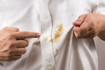 Jak domowymi sposobami usunąć plamy z ubrań?