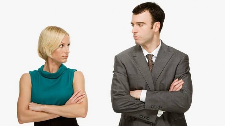 Sennik: antypatia, nie lubić znajomej osoby.