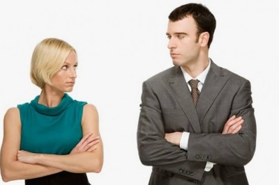 Sennik: antypatia, nie lubić znajomej osoby.