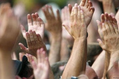 Sennik:  aplauz, słyszeć brawa, otrzymać brawa, być oklaskiwanym