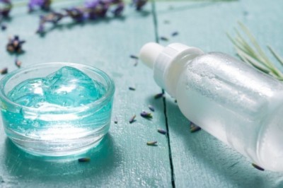 Jak zrobić żel do włosów domowym sposobem? Co może zastąpić żel do włosów? Jak zrobić naturalny żel do włosów?