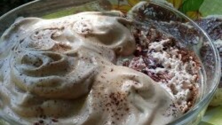 Jak usunąć plamy z lodów czekoladowych? Jak usunąć plamy ze śmietany?