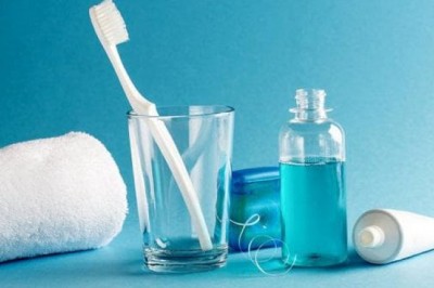 Jak domowym sposobem odświeżyć oddech? Jak zrobić odświeżacz do ust?