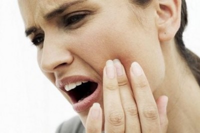 Jak uśmierzyć ból zęba domowymi sposobami? Jak szybko uśmierzyć ból zęba?