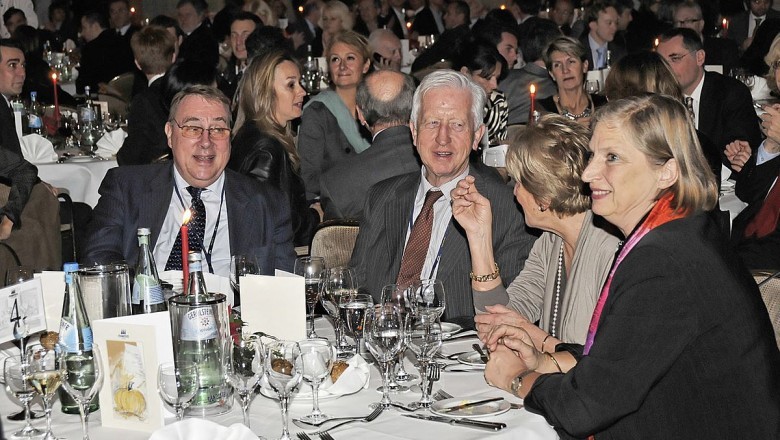 Sennik: bankiet,  być na bankiecie,  nie jeść na bankiecie.