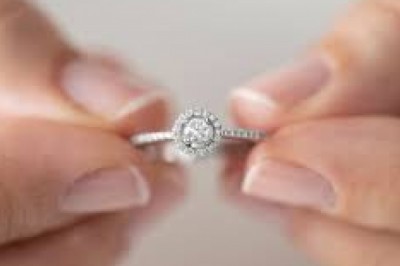 Jak wybrać idealny Pierścionek zaręczynowy? Jak kupić pierścionek zaręczynowy nie znając rozmiaru?