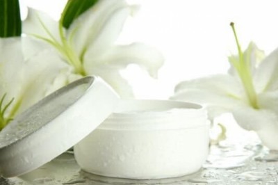 Jak sporządzić domowym sposobem własny krem do twarzy i ciała?