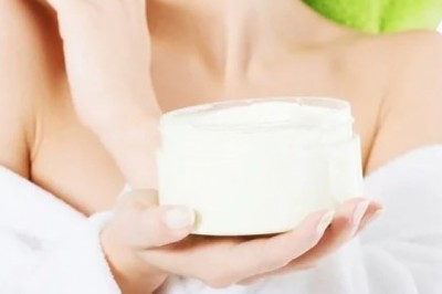 Jak zrobić domowy naturalny krem nawilżający do skóry suchej skłonnej do podrażnień.