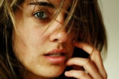 Co skutecznie hamuje wypadanie włosów? Czy warto obciąć włosy gdy wypadają? Ile włosów dziennie może wypaść?