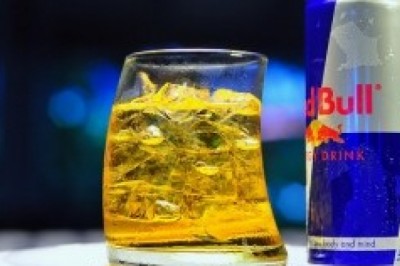 Czy napoje energetyczne są szkodliwe dla dzieci? Co zawierają napoje energetyczne? Jak napoje energetyczne wpływają na zdrowie?