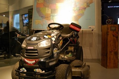 Ile kosztuje ciągnik do koszenia trawy? Jak działa traktor do trawy?