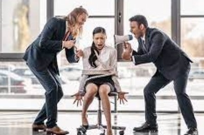 Mobbing – do czego masz prawo. Co zalicza się do mobbingu w pracy? Jak wygląda pierwsza faza mobbingu?