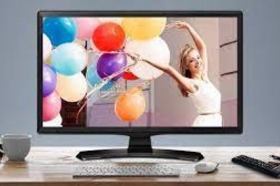 Jak wyczyścić ekran bez smug? Czym czyścić monitor LCD matowy? Jak dbać o monitor LCD?