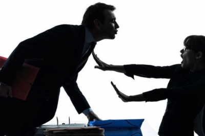 Molestowanie seksualne w pracy - jak się bronić?