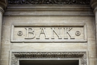 Kiedy bank może wypowiedzieć umowę kredytu? W jakim terminie umowa kredytu może być wypowiedziana? Jak dogadać się z bankiem po wypowiedzeniu umowy?