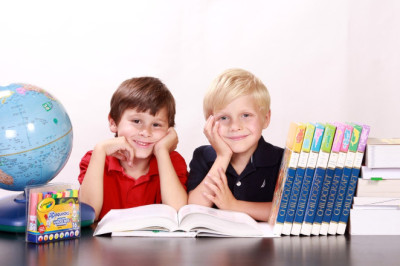 Czy warto inwestować w edukacje? Wykształcenie to inwestycja, która zwraca się przez całe życie