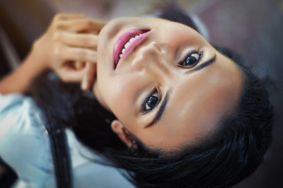 Na czym polega oraz czym jest kreatynowe prostowanie włosów - krok po kroku.